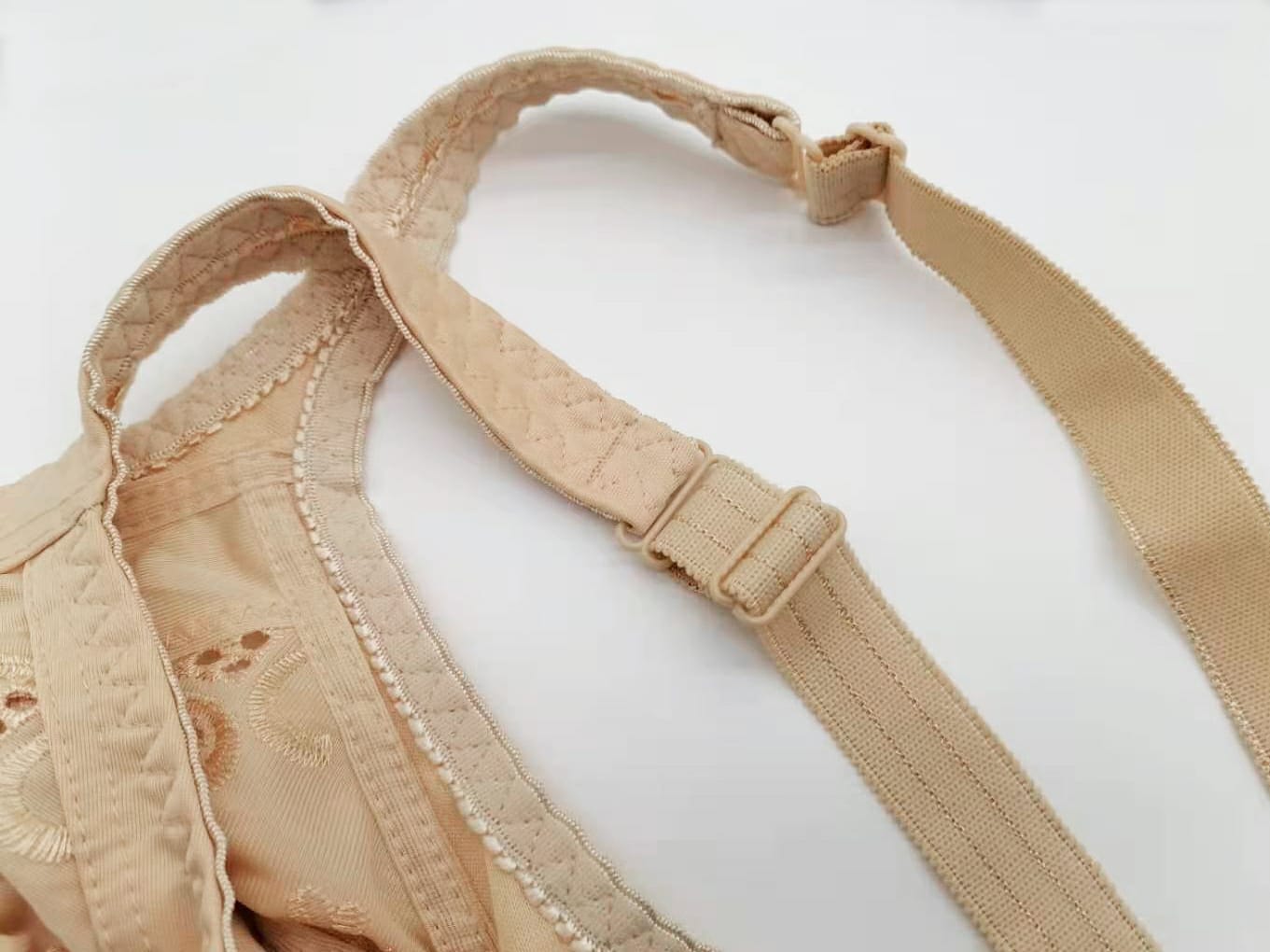 Pack Of 2 Imported Beautiful Embroidery Printed Wireless Non Padded Cotton Bras